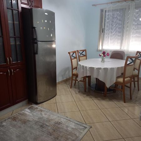 Flodril Appartment Durres Ngoại thất bức ảnh